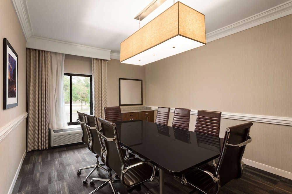 Hampton Inn by Hilton Fort Smith - photo 12