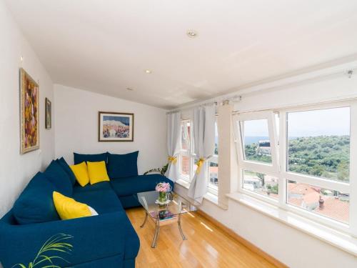 Apartment Emma Two Bedroom Apartment with Balcony and Sea View