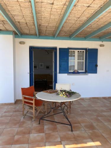 Vintage lover’s getaway — Antiparos — photo 2