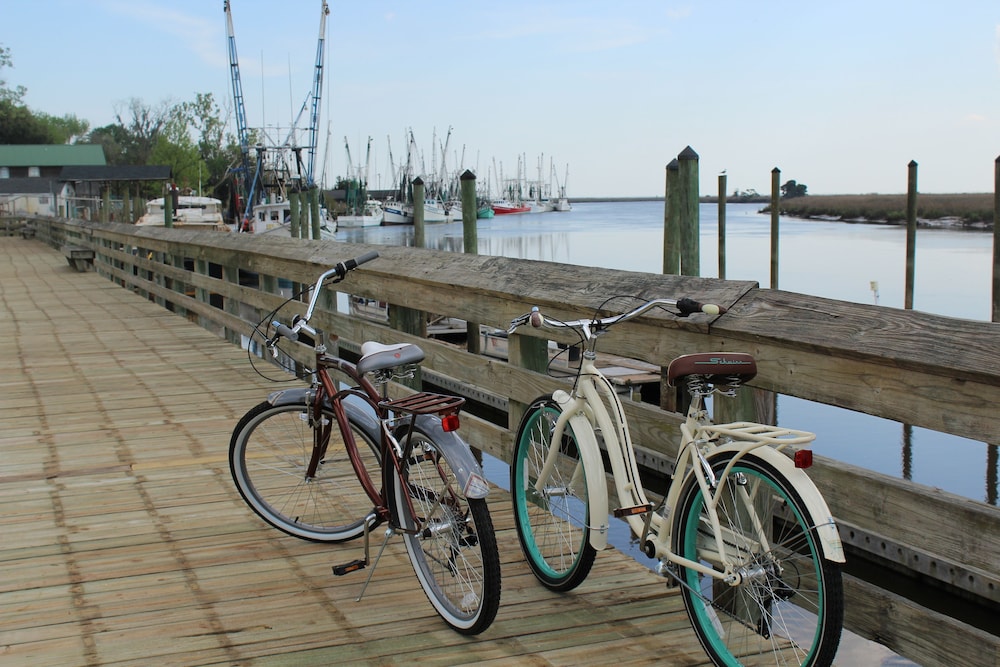 Darien Waterfront Inn - photo 13