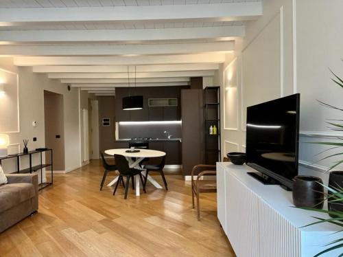 Bergamo Center Suite Mia Modern & Green Wifi — 4-Star Luxury Hotel in Bergamo, Italy