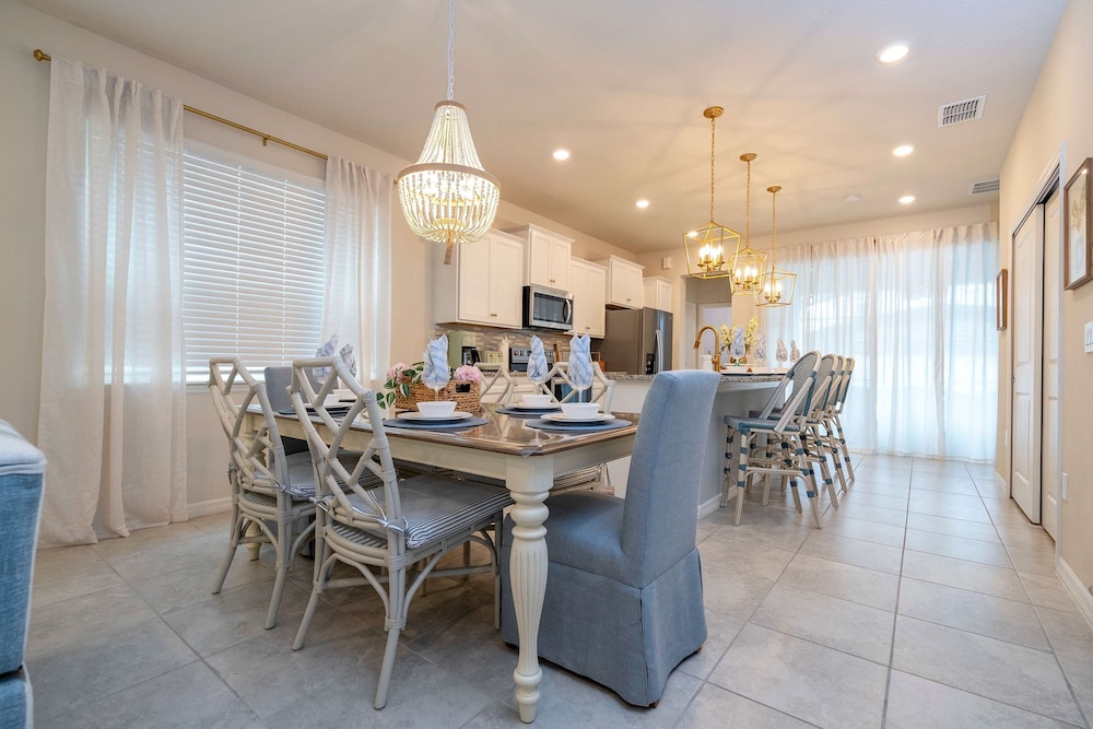 Amazing 5 Suite Home With Resort style Amenities - photo 13