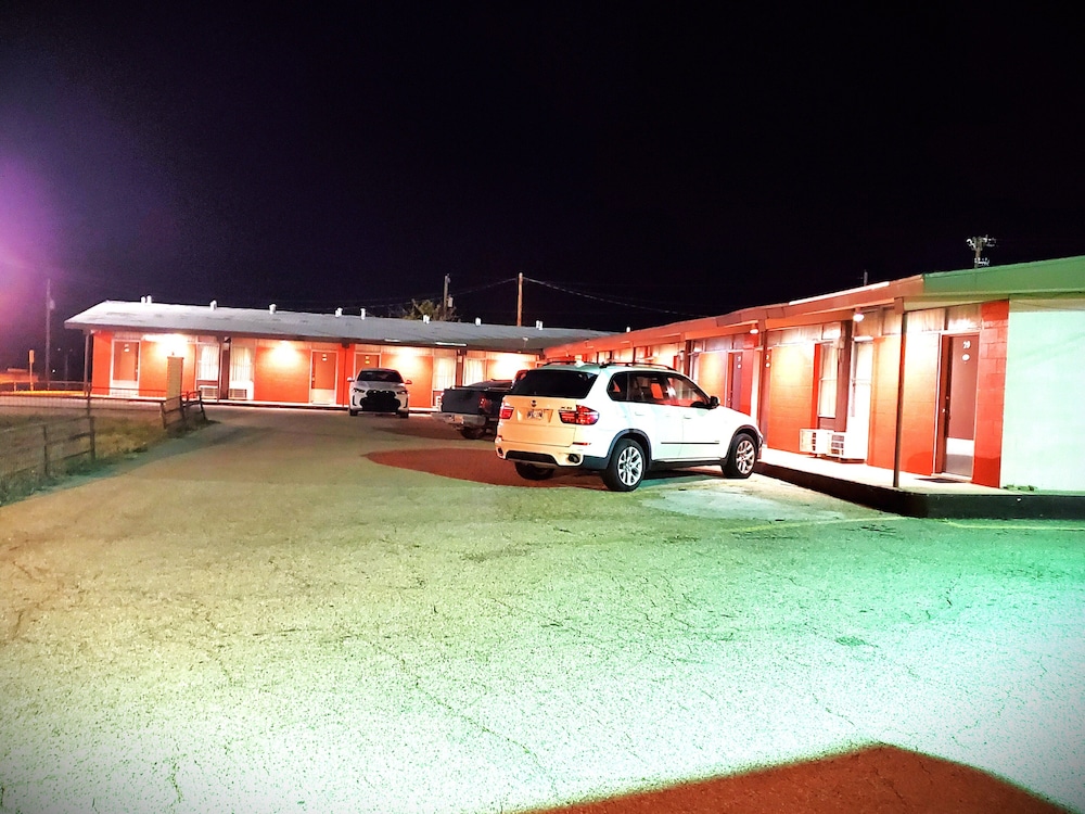 Holiday Host Motel Rv Park — Sonora