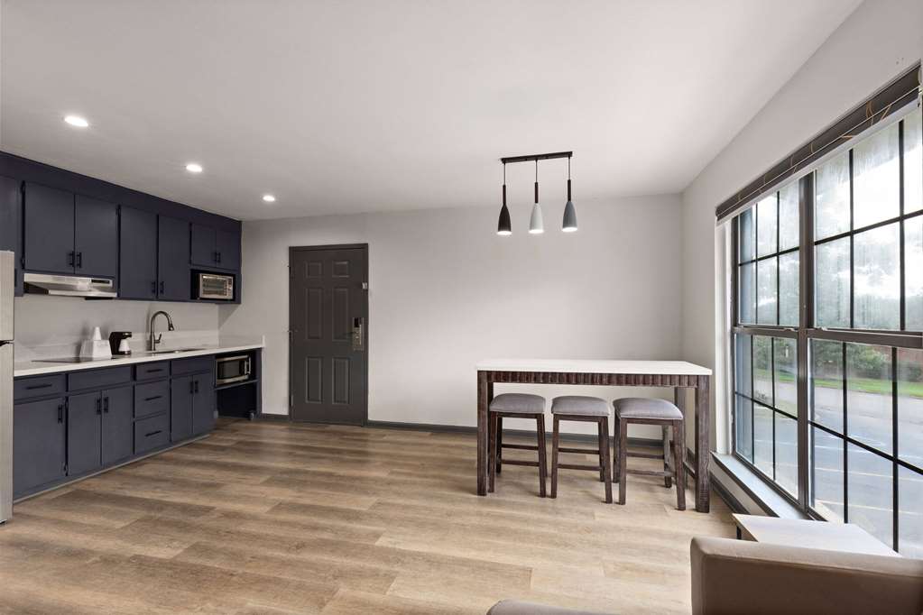 Ramada by Wyndham Studio Suites Dothan - photo 18
