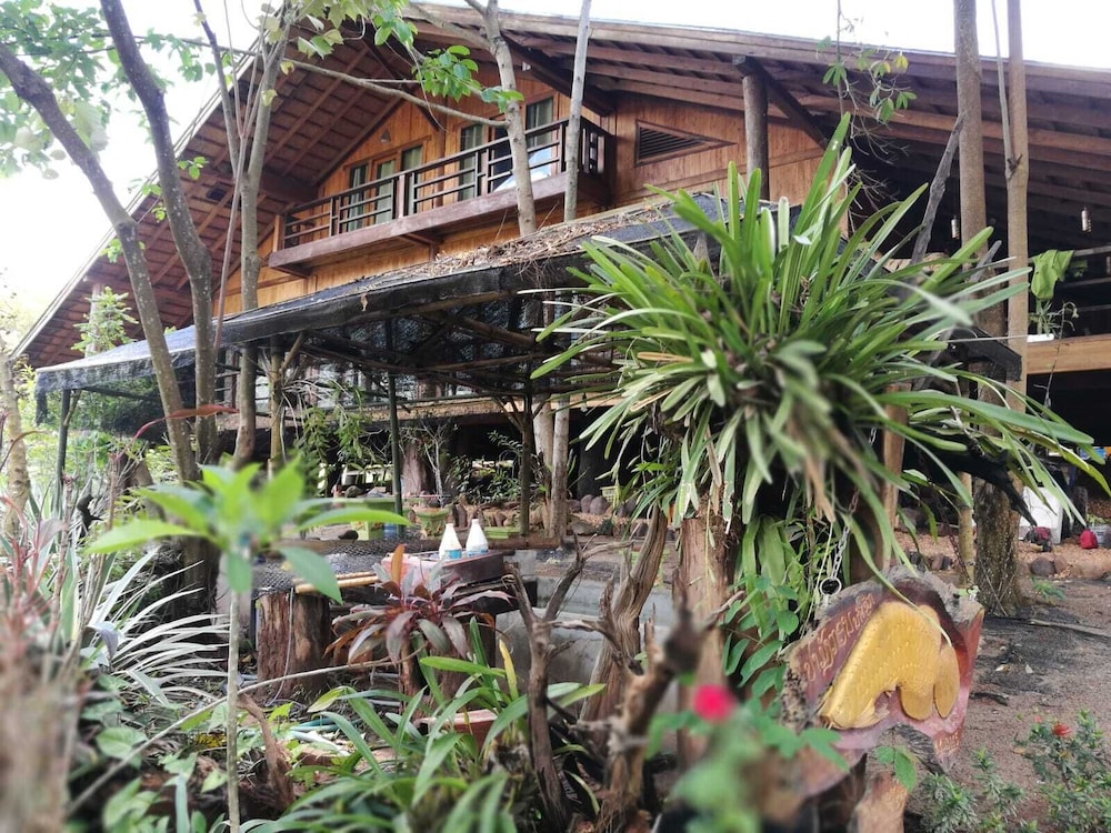 Nirvana Archipel Resort Vangviang
