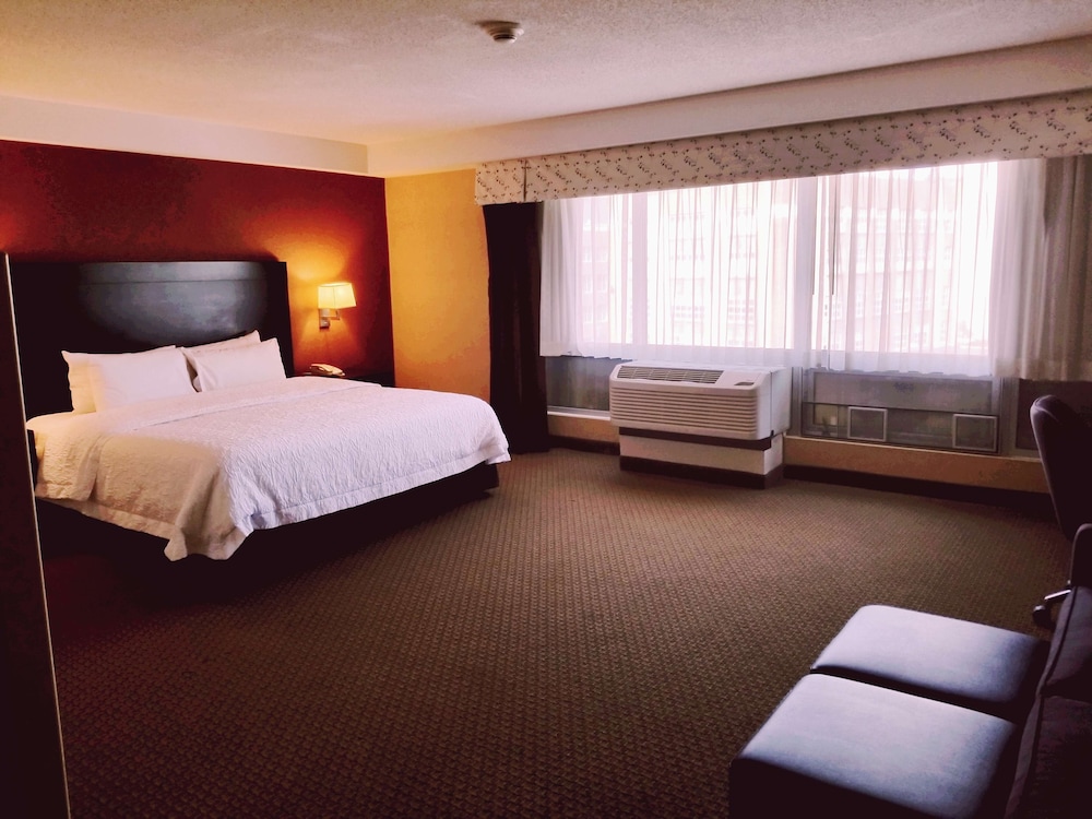 Hampton Inn & Suites Boston Crosstown Center - photo 13