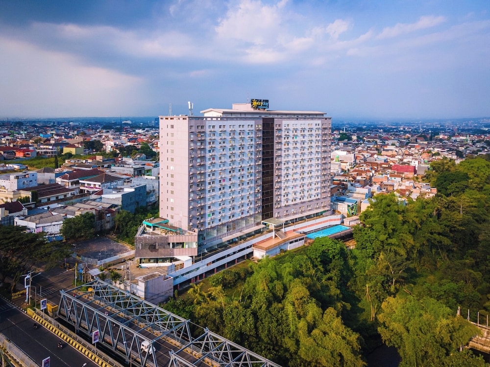Everyday Smart Hotel Malang — Malang — photo 2