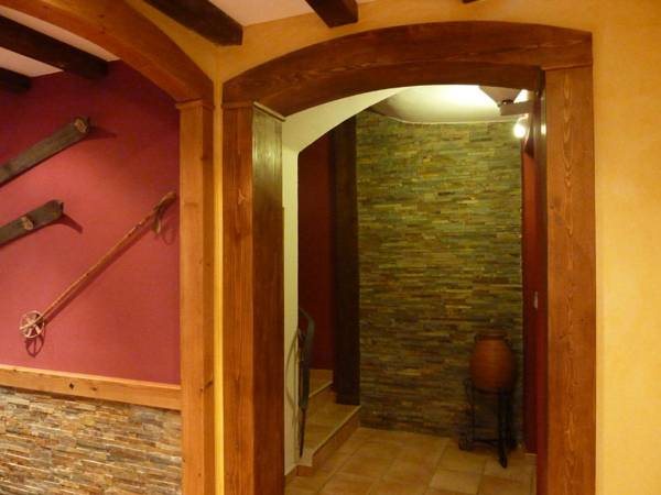 Apartamentos Casa Pochetas — 4-Star Luxury Hotel in Bielsa, Spain
