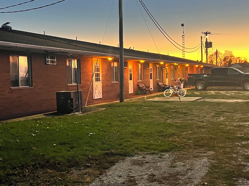 Hotel Prairie Winds Carthage Keokuk Hwy 136 - photo 27