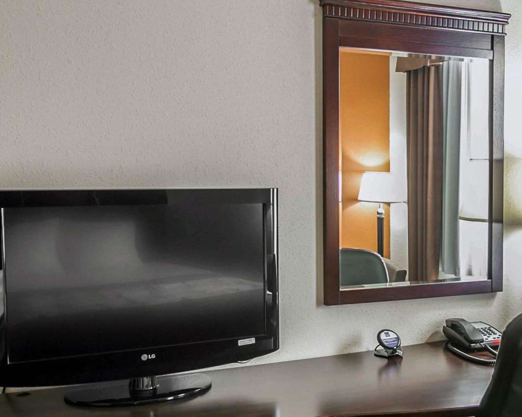 Sleep Inn & Suites Highway 290 NW Freeway - photo 11