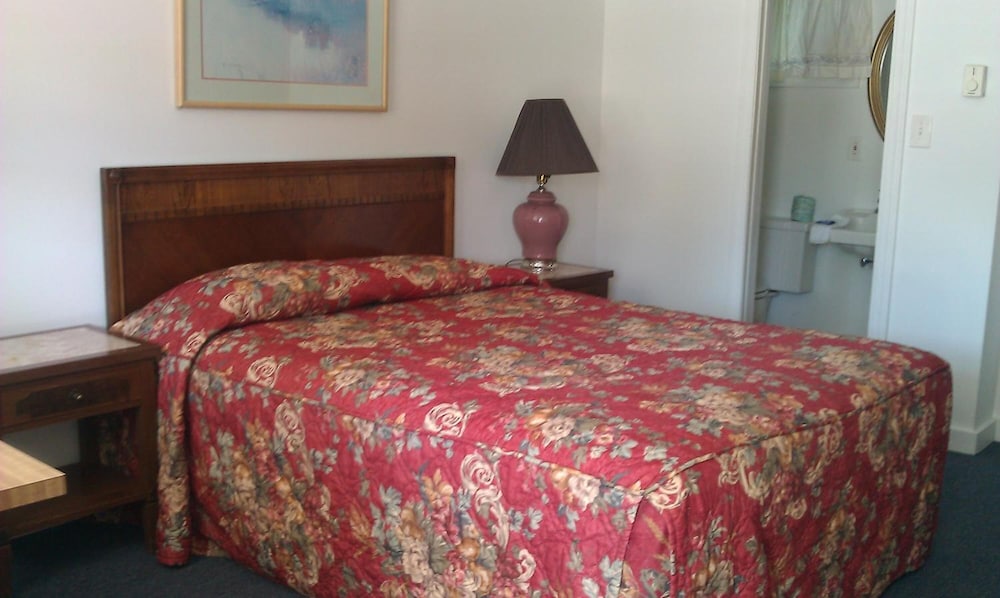 Tallwood Motel Wells - photo 8