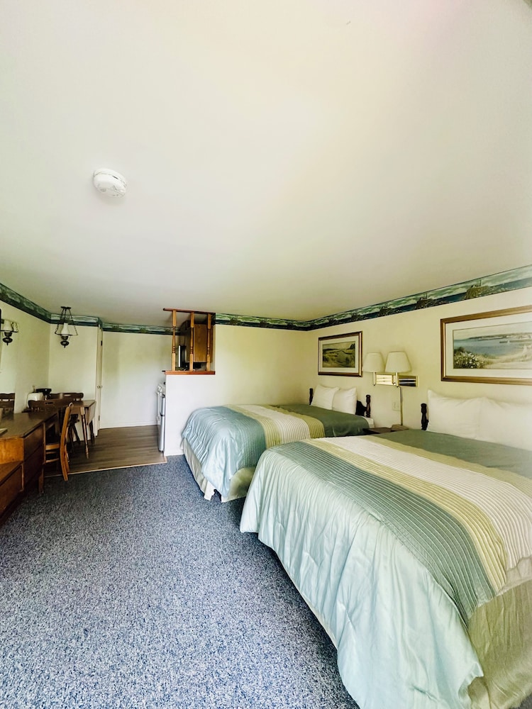 Green Harbor Waterfront Lodging - photo 10