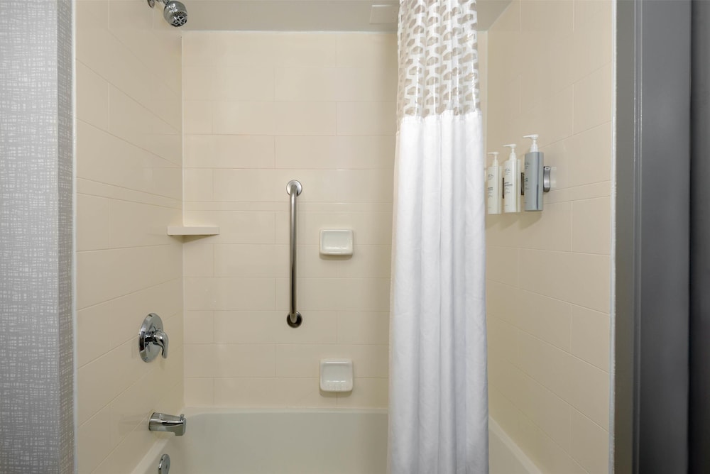 Hampton Inn Buffalo Airport Galleria Mall - photo 12