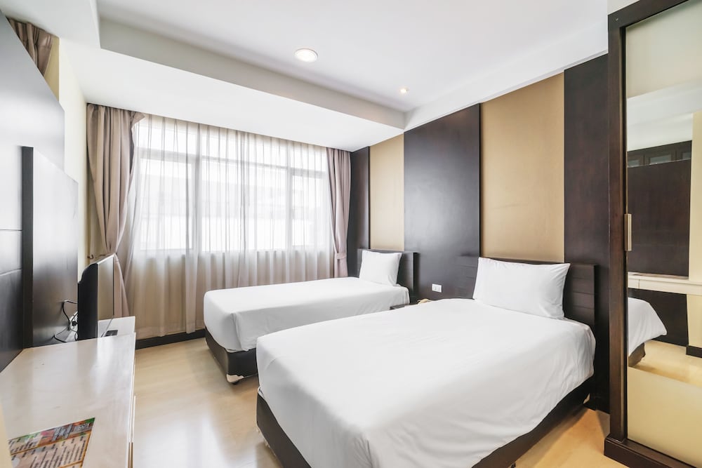 The Lavish Residence by Favstay
