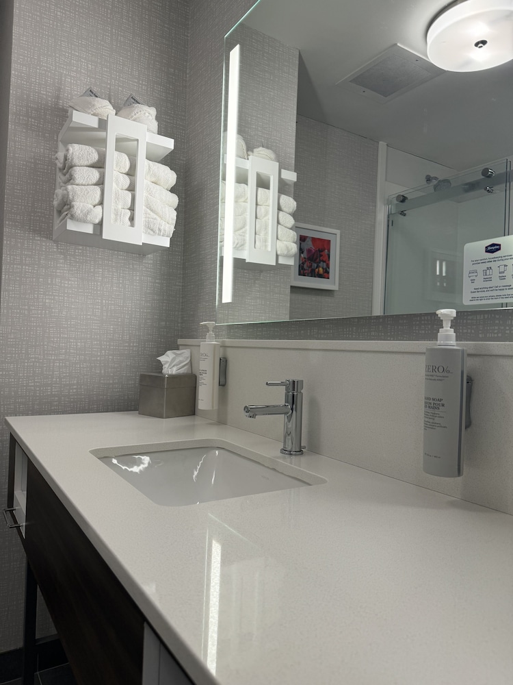 Hampton Inn Lincoln South Heritage Park - photo 28