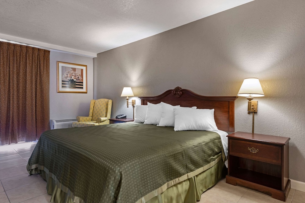 Rodeway Inn Clermont - photo 6