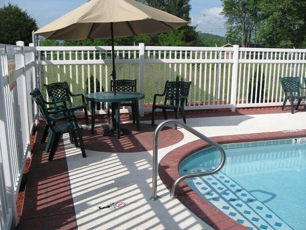 Mountain Inn & Suites Dunlap - photo 15