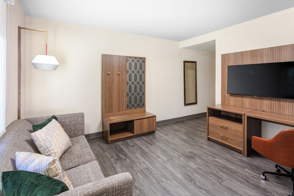 Holiday Inn Hotel & Suites Springfield I 44 by IHG - photo 7
