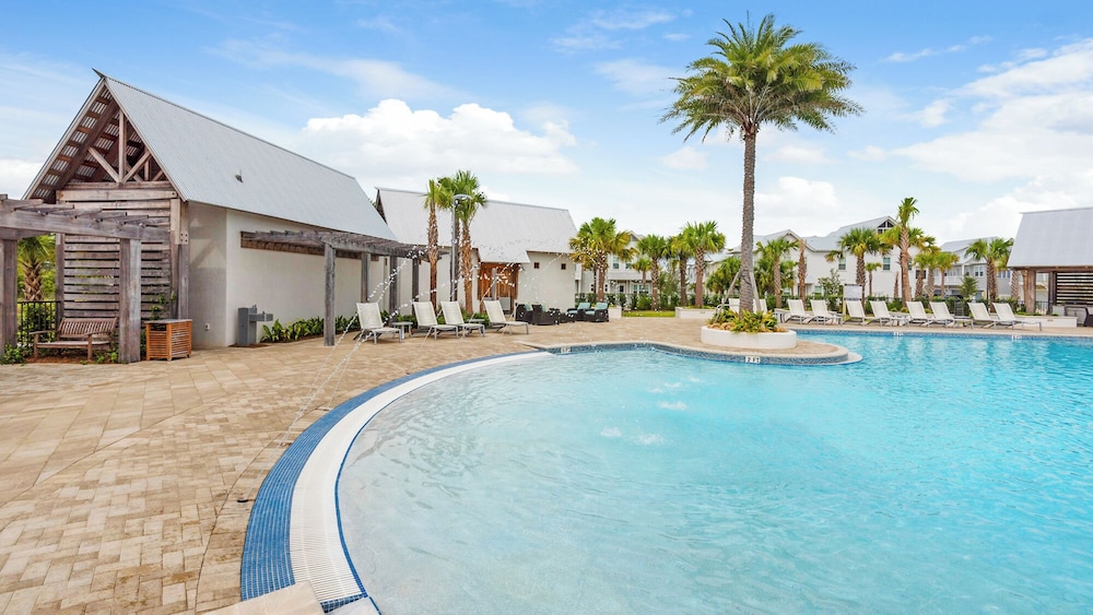 Modern Comfort Resort Style Pool: Perfect Prominence Location for 10 - photo 23