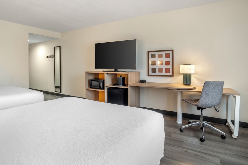 Spark by Hilton Kannapolis - photo 11