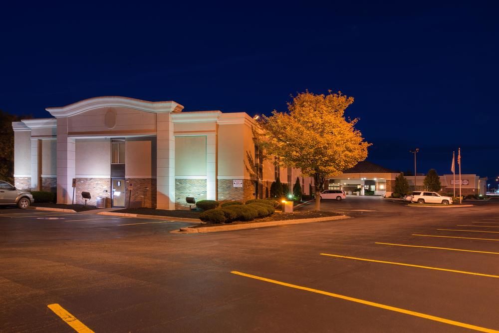 Ramada Plaza Rochester Airport - photo 123