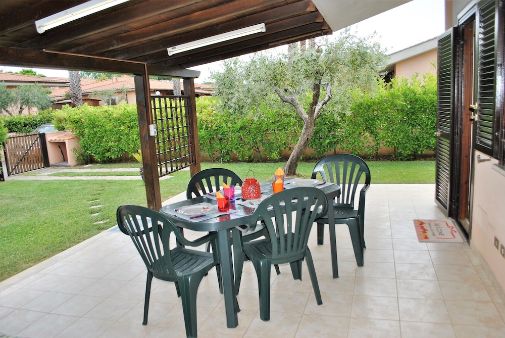 Villa Barbie Between Terracina and Sperlonga 400 mt From Beach — 4-Star Luxury Hotel in Fondi, Italy