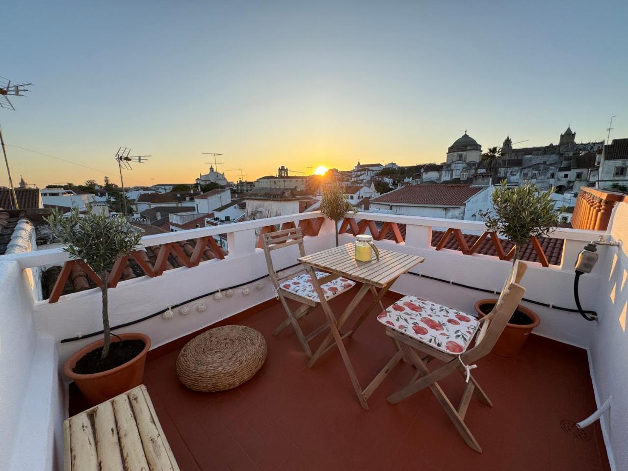Private Alentejo house with a terrace — 4-Star Luxury Hotel in Evora, Portugal