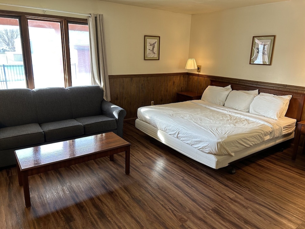 Valley Inn and Suites - photo 14