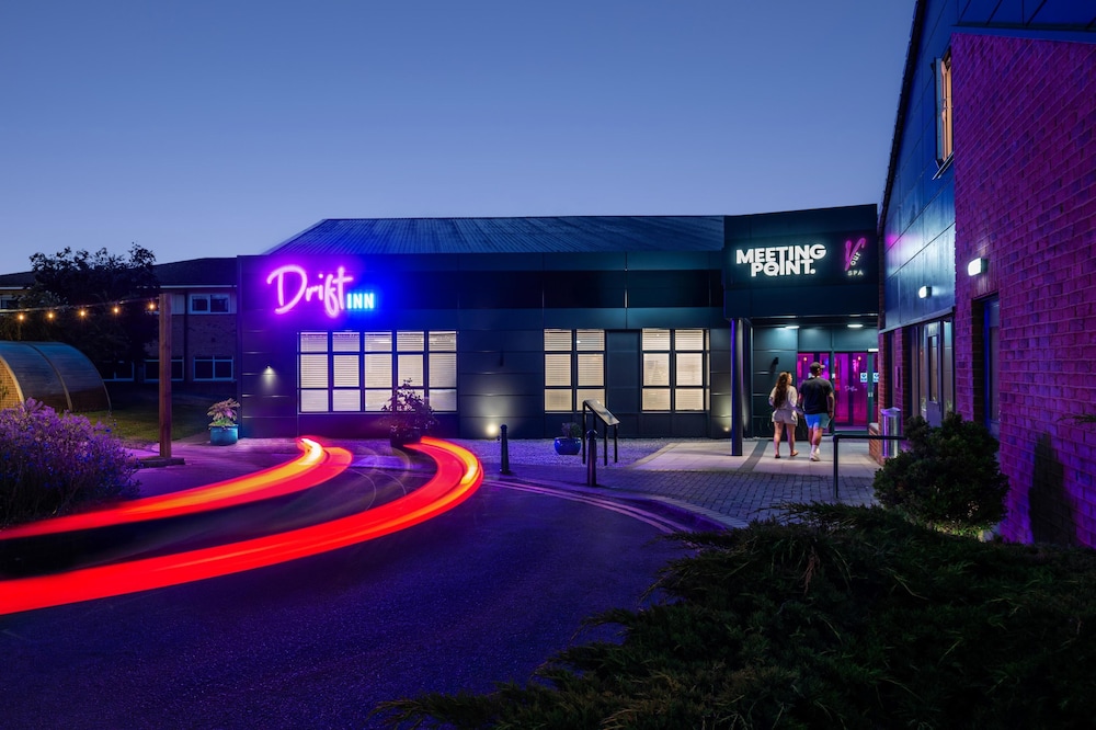 Drift Inn at Wyboston Lakes — 4-Star Luxury Hotel in Bedford, United Kingdom
