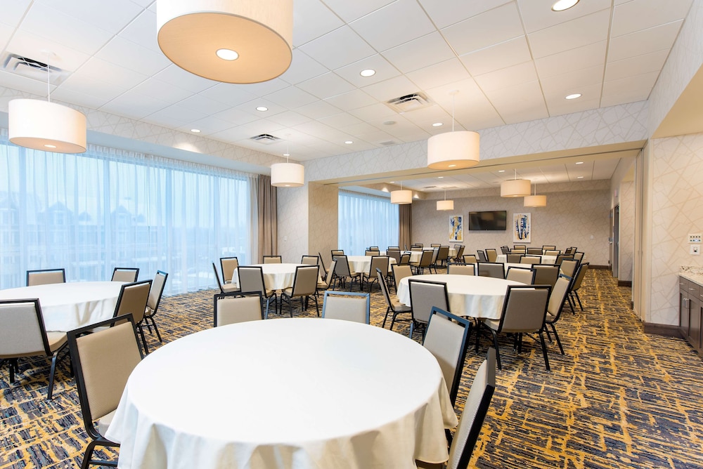 Hampton Inn & Suites Grand Rapids Downtown - photo 59