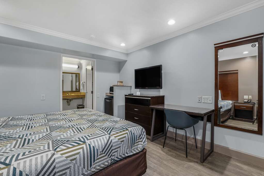 Motel 6 Carlsbad CA North - photo 13