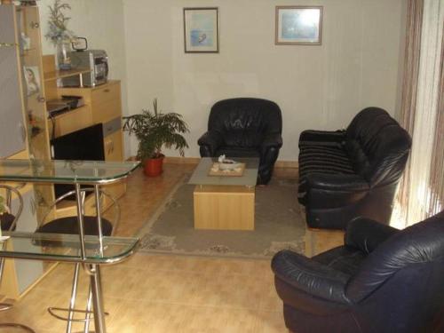 Apartment in Dugi Rat with sea view balcony air conditioning WiFi 5113 3 — 4-Star Luxury Hotel in Dugi Rat, Croatia