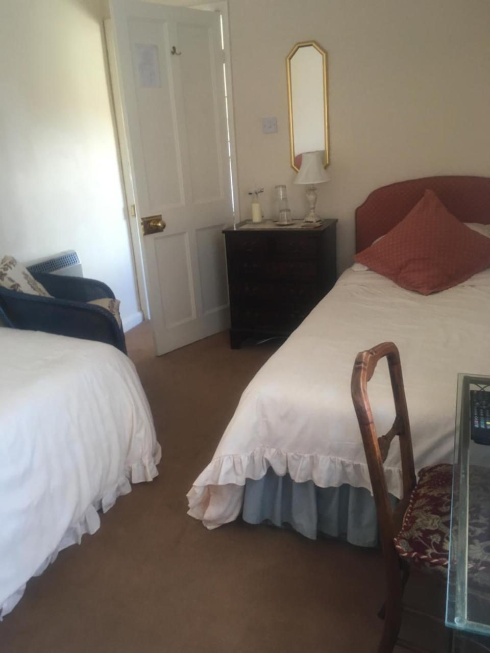 West Wold Farm House B&B — 4-Star Luxury Hotel in Barrow Upon Humber, United Kingdom