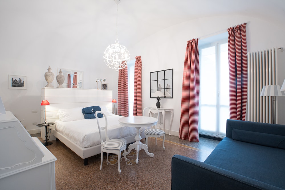 Marina Hotel Charming Rooms — 4-Star Luxury Hotel in Finale Ligure, Italy