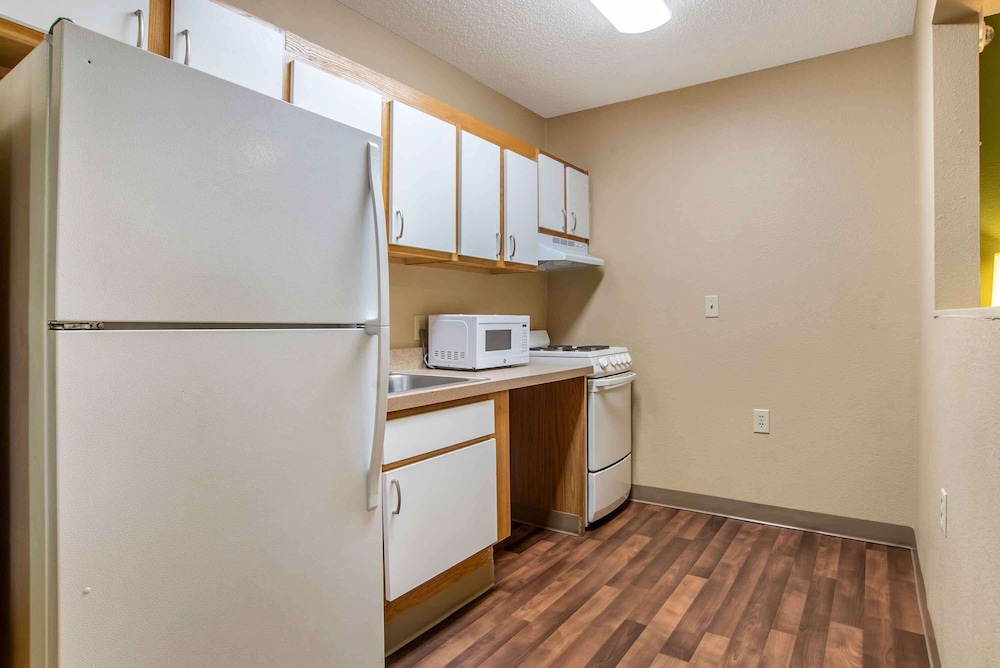 Suburban Studios Montgomery East I 85 - photo 11