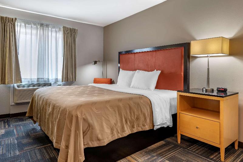 Quality Inn & Suites Evansville Downtown - photo 51