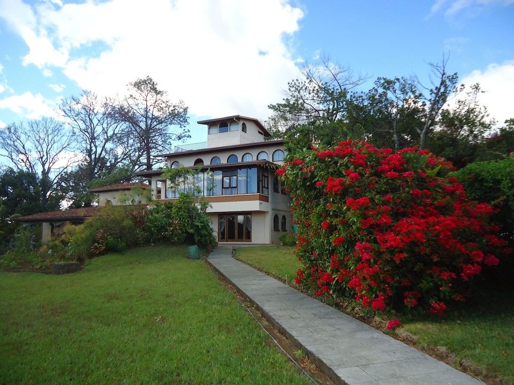 La Catalina Hotel and Suites in Heredia, Costa Rica