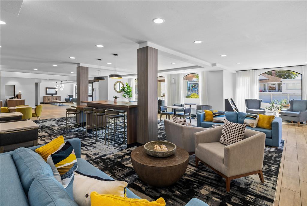 La Quinta Inn & Suites by Wyndham Santa Cruz - photo 8