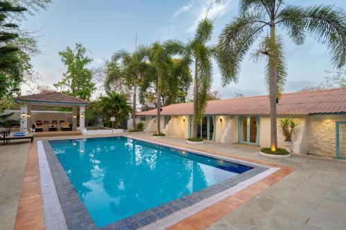 LohonoStays Villa Santorini — 4-Star Luxury Hotel in Alibag, India