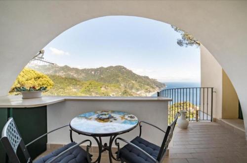 La Dolce Vita Ravello Cozy Apartment with Panoramic Amalfi Coast View — 4-Star Luxury Hotel in Ravello, Italy