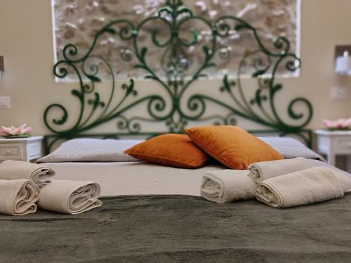 Lyssa Casa Vacanze centro Città — 4-Star Luxury Hotel in Taormina, Italy