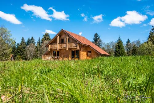 Chalet Charligustine GAcrardmer 8p — 4-Star Luxury Hotel in Gerardmer, France