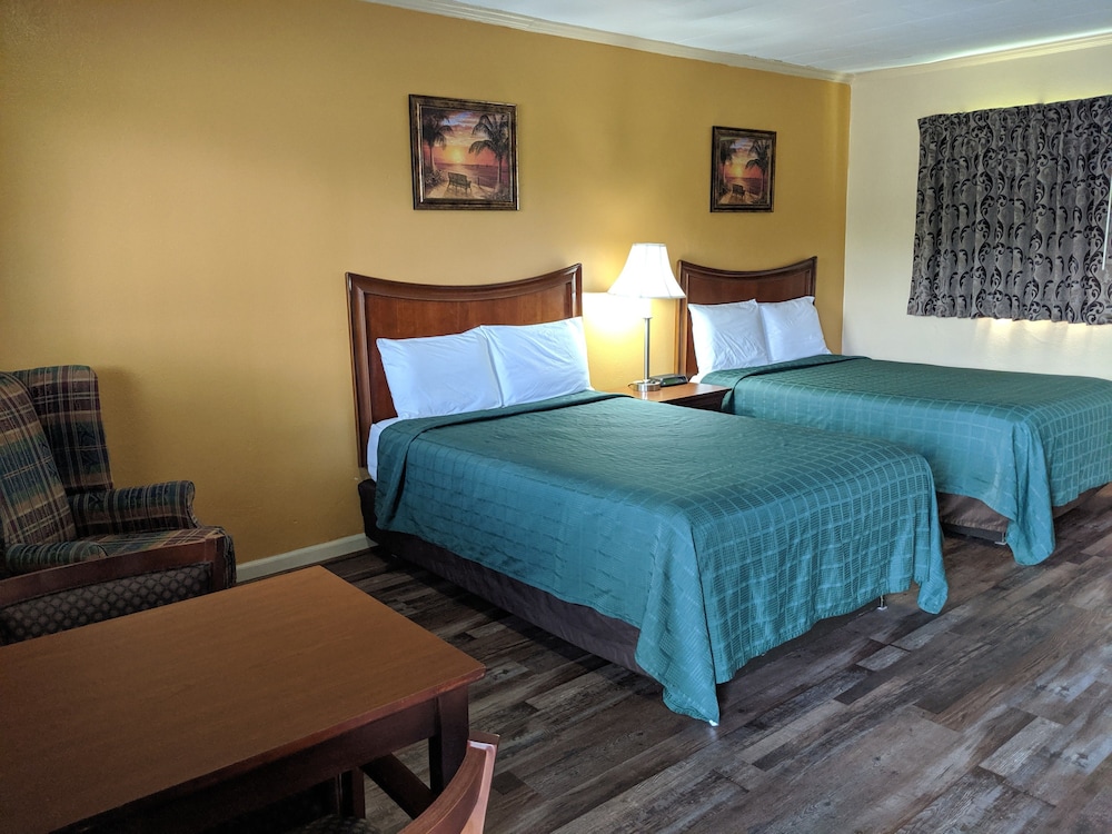 Cheerio Inn Glennville - photo 9
