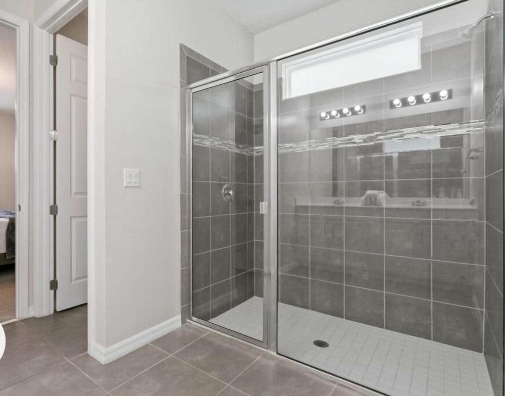 9 Bed 6.5 Bath Solara Resort 9 Bedroom Home by RedAwning - photo 22