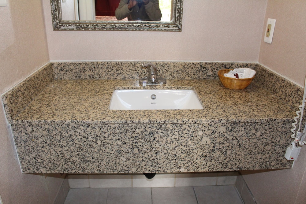 Highlander Motor Inn Atlantic City - photo 21