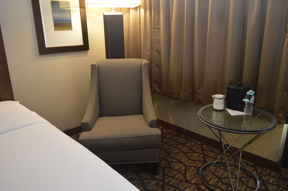 North Baltimore Plaza Hotel - photo 14