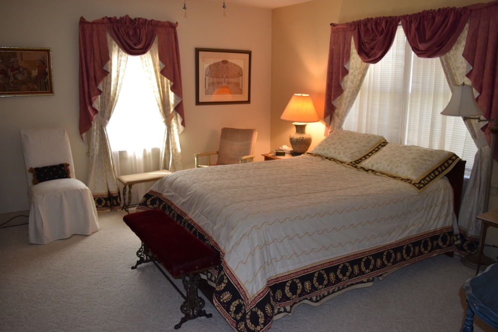 Pheasant Country Inn - carbon neutral hotel in Fowler