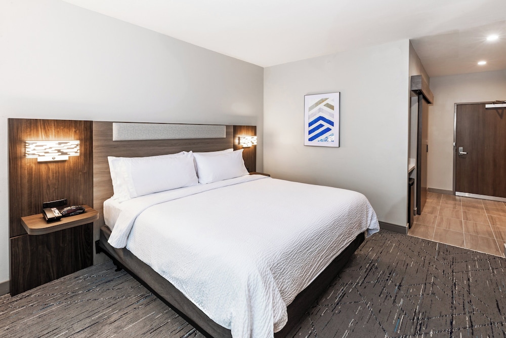 Holiday Inn Express & Suites Senatobia I 55 by IHG - photo 12