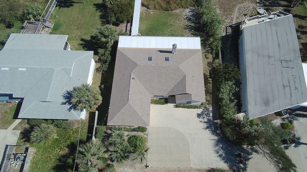 Pet Friendly Oceanfront 3 Bed 2 Bath Ocean Paradise - photo 29