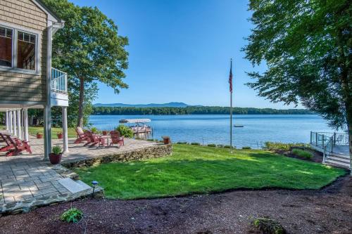 Stoneybrook Retreat Haven The Carriage House — 4-Star Luxury Hotel in Moultonborough, United States